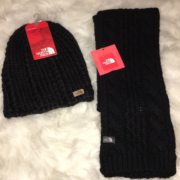 The North Face Other - Last sets! North Face knit beanie/scarf